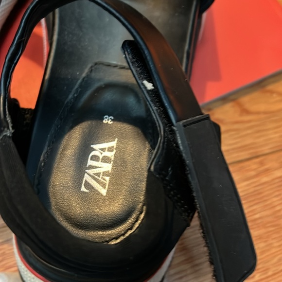 Zara Black Sandals with clasps - Picture 4 of 5